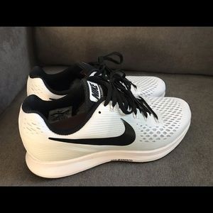 Nike Zoom Pegasus 34 women’s 9 1/2 white/mint